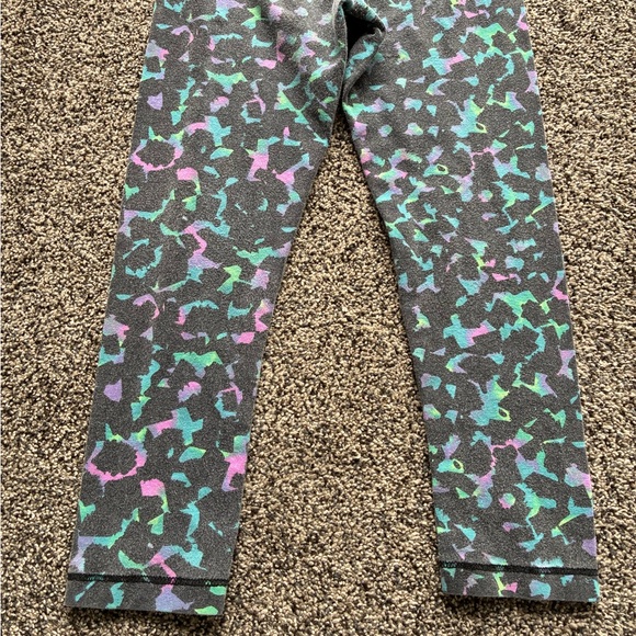 Xersion Girl’s Green/Blue/Black Printed Leggings, Size 5 - Picture 7 of 7